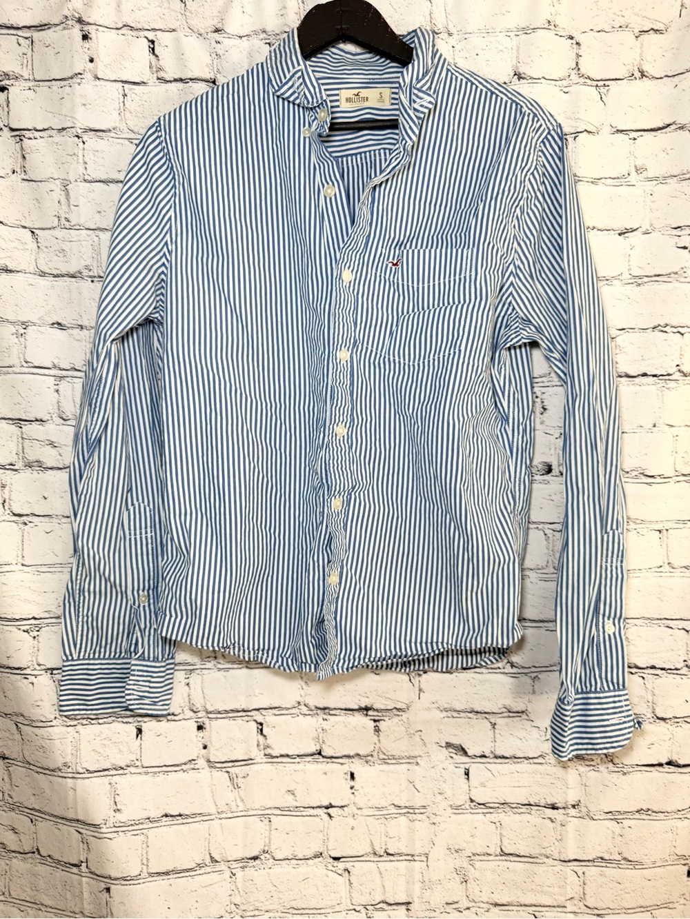 Hollister. Stripe button up. Size S
